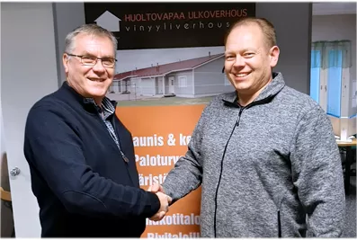 Rakennushelaston toimitusjohtaja Heikki Savola ja Jytkyt Oy:n omistaja Juho Jytilä tekivät liiketoimintakaupat.