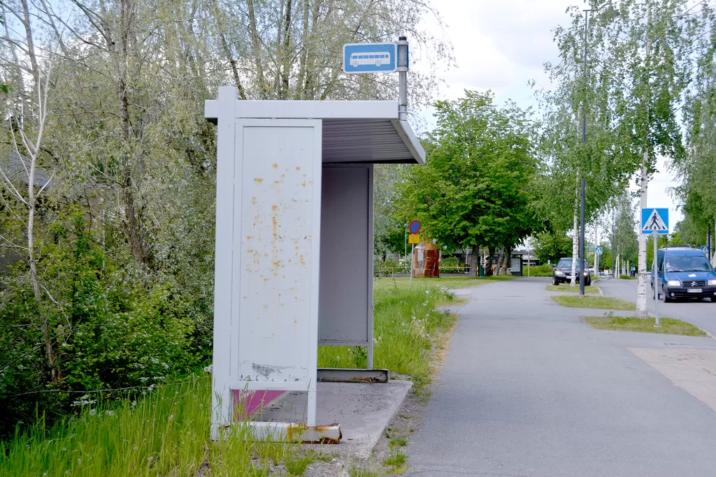 Hiljainen on kylätie ainakin toistaiseksi linja-autovuorojen osalta. Ely-keskuksen tuen puuttuminen lopetti paikallisvuorojen ajamisen tältä kesältä.