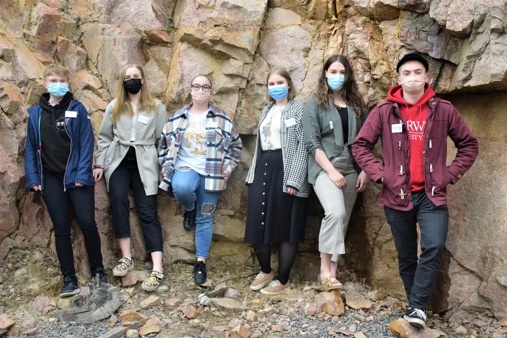 Kuvassa 75 prosenttia Rotaract Parkanon jäsenistä eli Emilia Piilola, Roosa Markkola, Jenny Jaskari, Vilma Autio, Eerika Markkula ja Lauri Mäkipää.