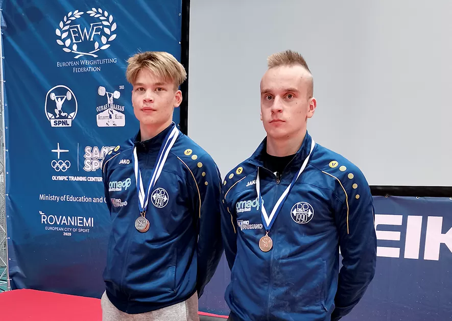 Santeri Suonpää ja Samuel Kaikkonen toivat mitaleita Rovaniemeltä painonnoston nuorten SM-kisoista.