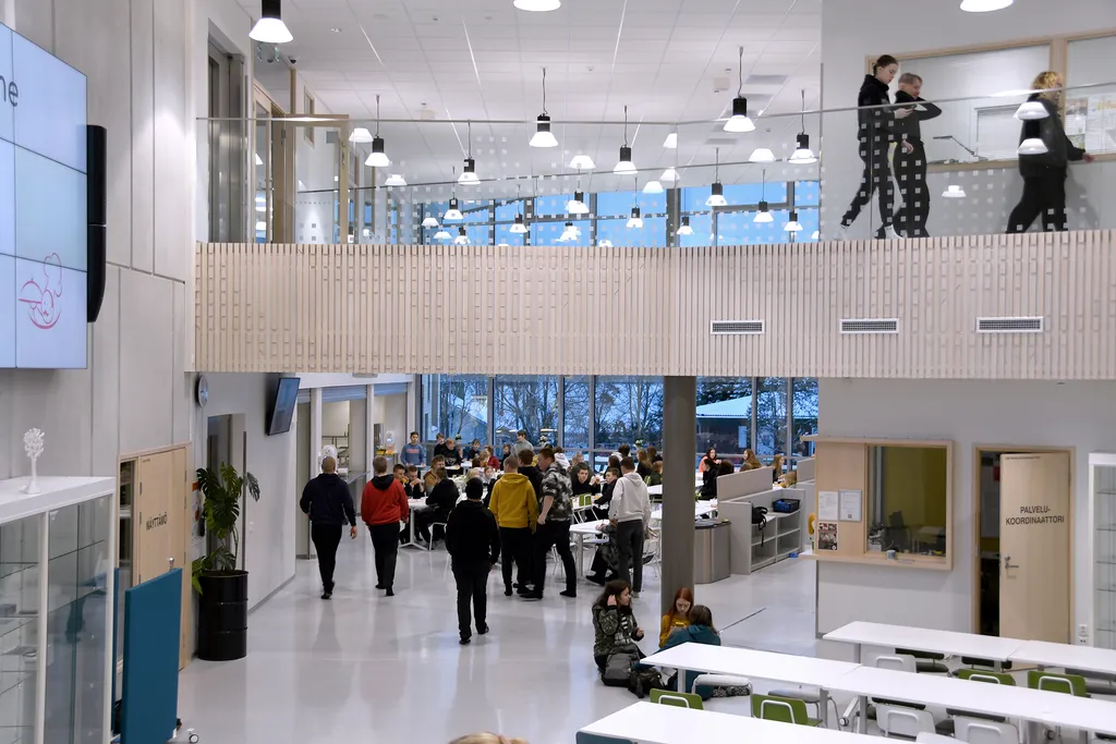Euromääräisesti suurinta leikkausta on suunniteltu sivistystoimeen, yhteensä 368000 euroa. Säästöohjelma on nyt Parkanon poliittisten ryhmien pureksittavana.