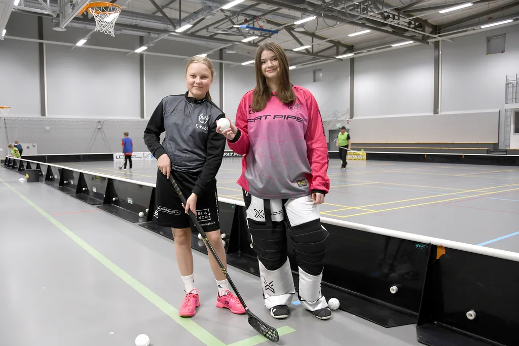 SBT PaPon pelaajat Elmi Haapamäki ja Julia Leinonen osallistuivat loppukesästä salibandyn maajoukkuetien valtakunnallisille leireille.