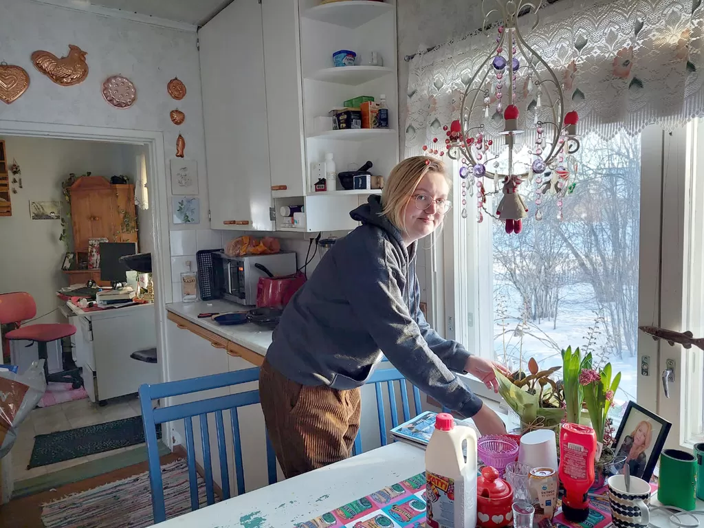 Niskokselle kotiutunut Johanna Wunsch odottaa kevätistutusten aloittamista. Kihniön Marttoihin hän liittyi ripeästi paikkakunnalle muutettuaan, sillä marttailu on ollut mielessä pitkään. 
